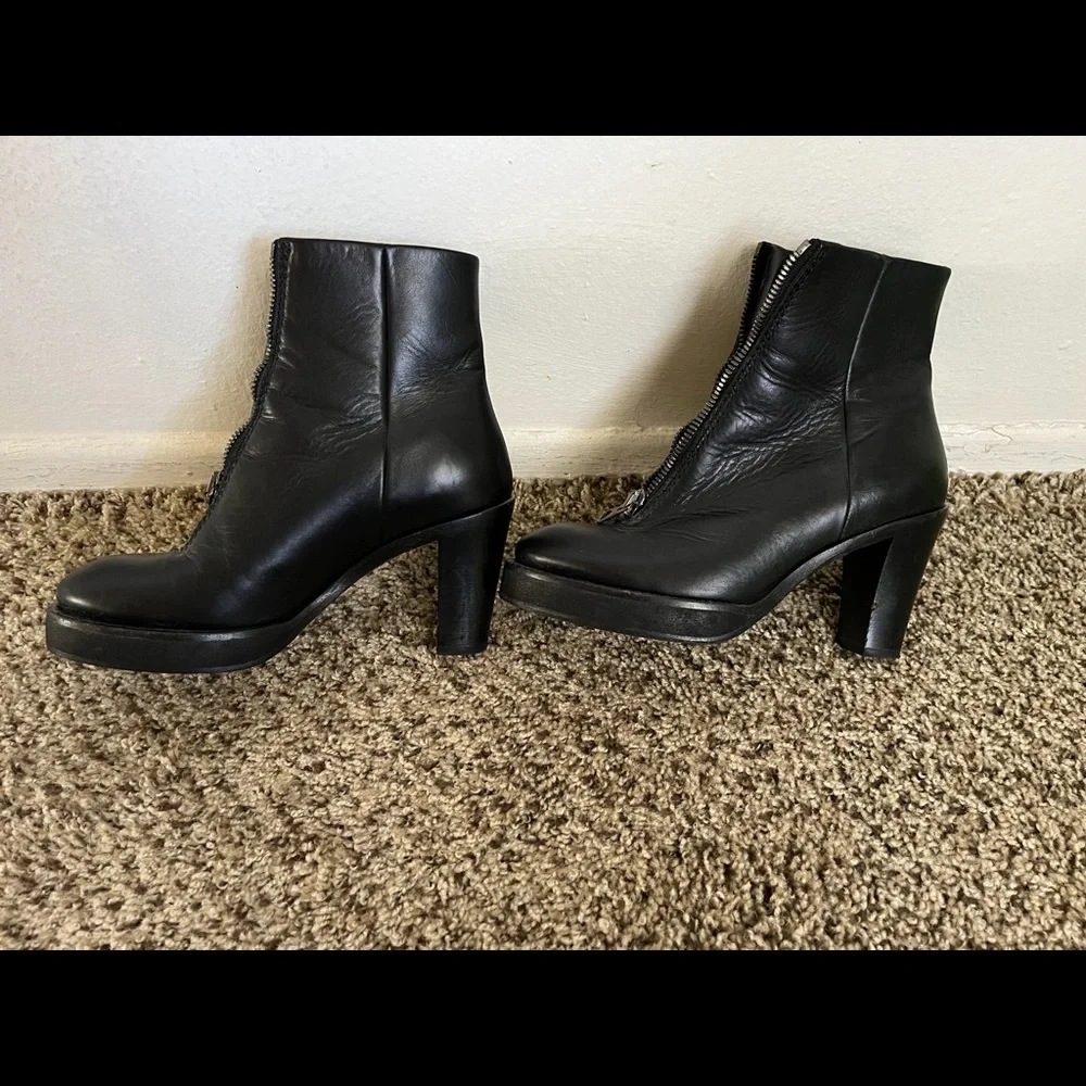 Acne Studios ‘Elise’ Ankle Boots - Picture 7 of 16